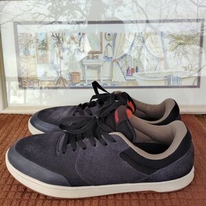 Etnies "Marana Michelin" Charcoal Grey Suede/Black Skating Shoes. Size 11.5.